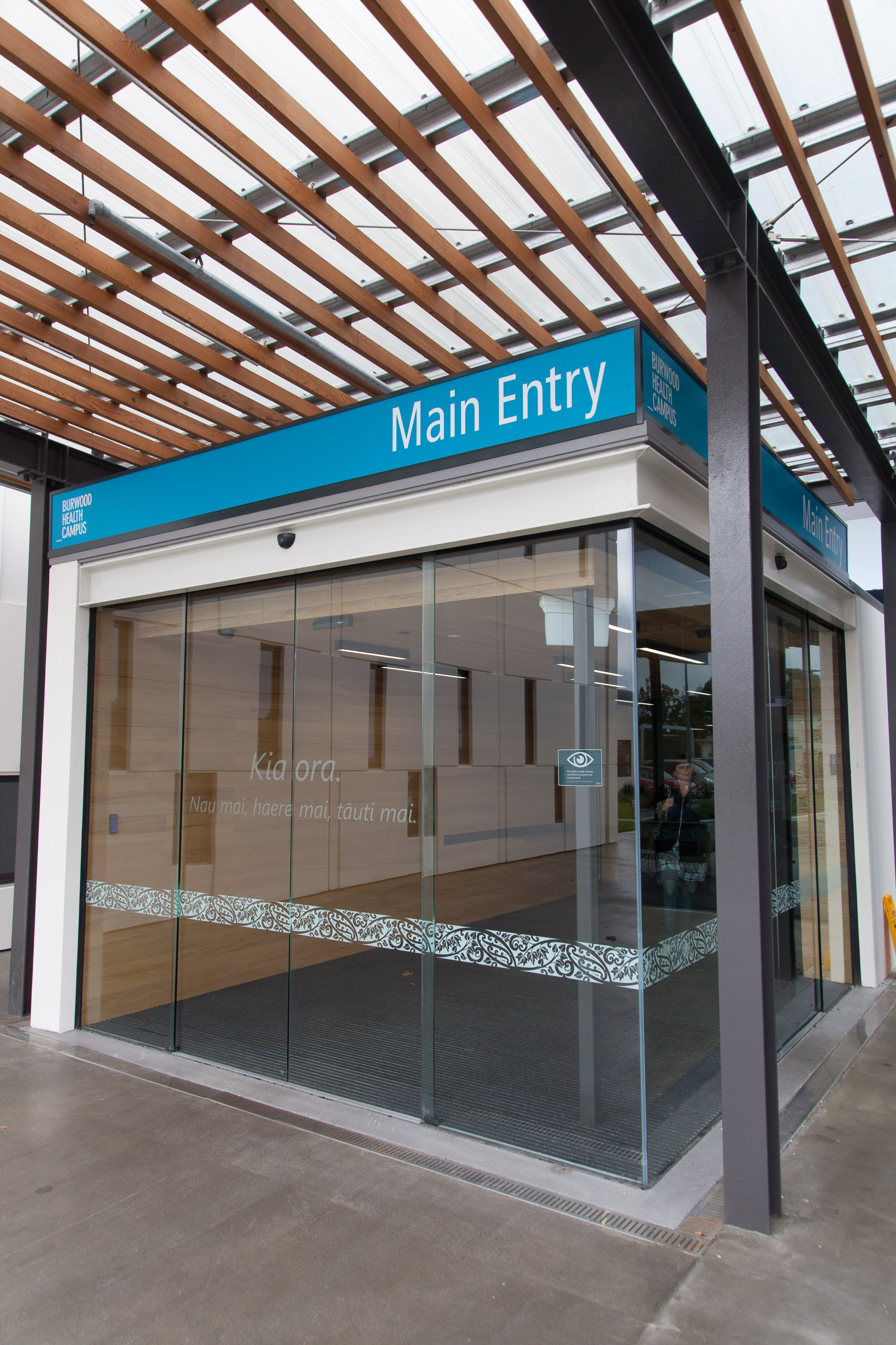 Wall to ceiling automatic doors leading into Burwood Hospital